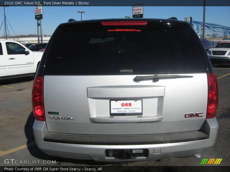 Pure Silver Metallic / Ebony 2010 GMC Yukon SLE