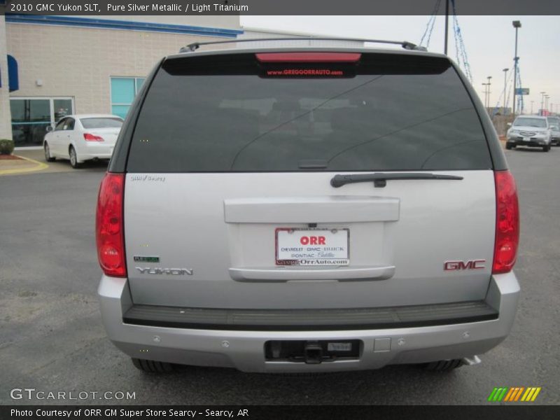 Pure Silver Metallic / Light Titanium 2010 GMC Yukon SLT