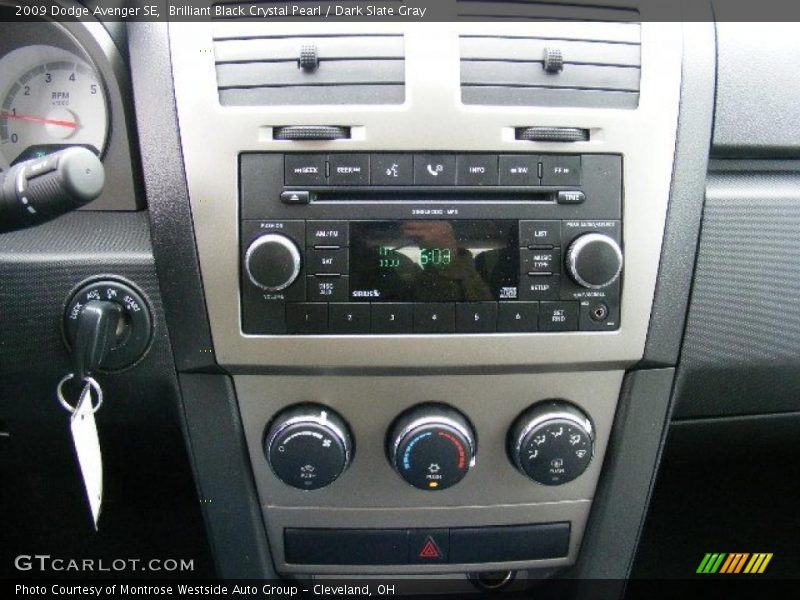 Brilliant Black Crystal Pearl / Dark Slate Gray 2009 Dodge Avenger SE
