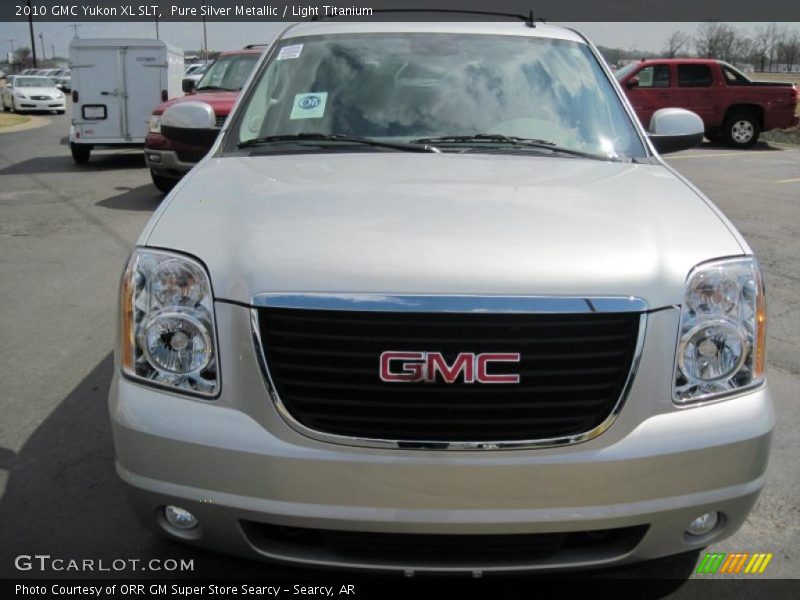 Pure Silver Metallic / Light Titanium 2010 GMC Yukon XL SLT