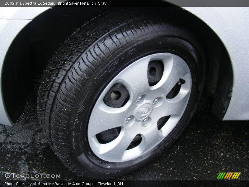 Bright Silver Metallic / Gray 2009 Kia Spectra EX Sedan
