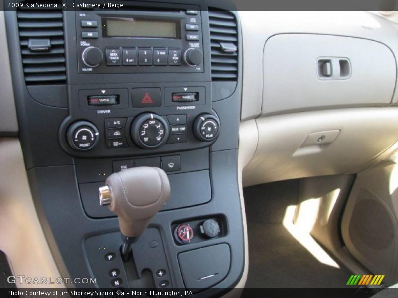 Cashmere / Beige 2009 Kia Sedona LX