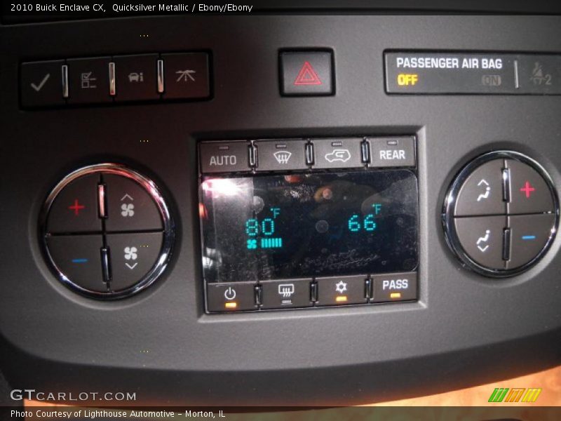 Quicksilver Metallic / Ebony/Ebony 2010 Buick Enclave CX