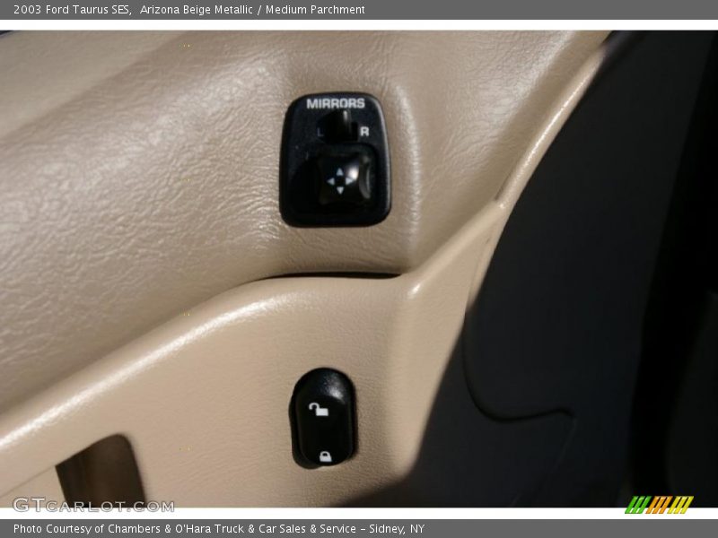 Arizona Beige Metallic / Medium Parchment 2003 Ford Taurus SES