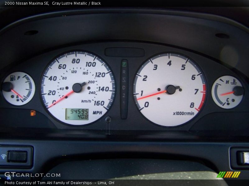 Gray Lustre Metallic / Black 2000 Nissan Maxima SE