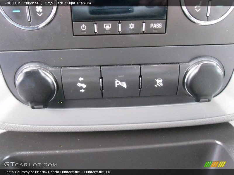 Onyx Black / Light Titanium 2008 GMC Yukon SLT