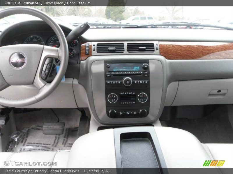 Onyx Black / Light Titanium 2008 GMC Yukon SLT