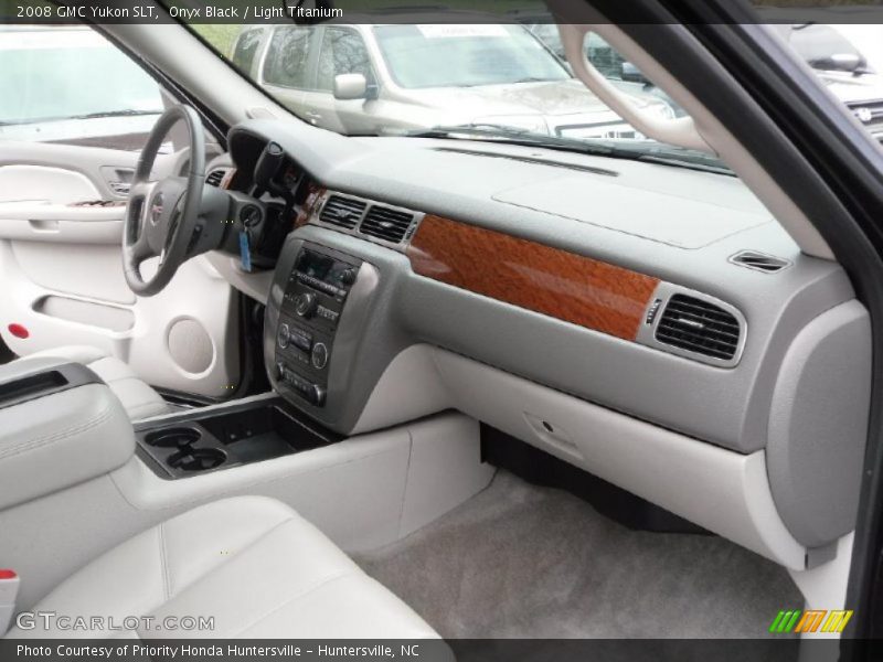 Onyx Black / Light Titanium 2008 GMC Yukon SLT
