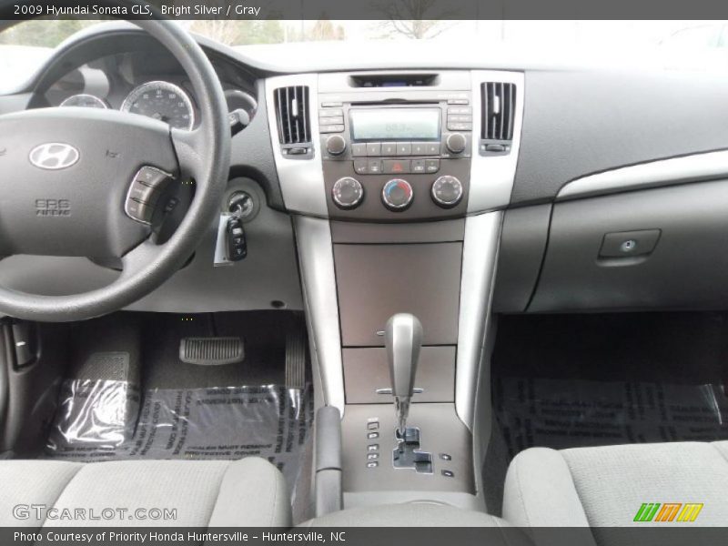 Bright Silver / Gray 2009 Hyundai Sonata GLS