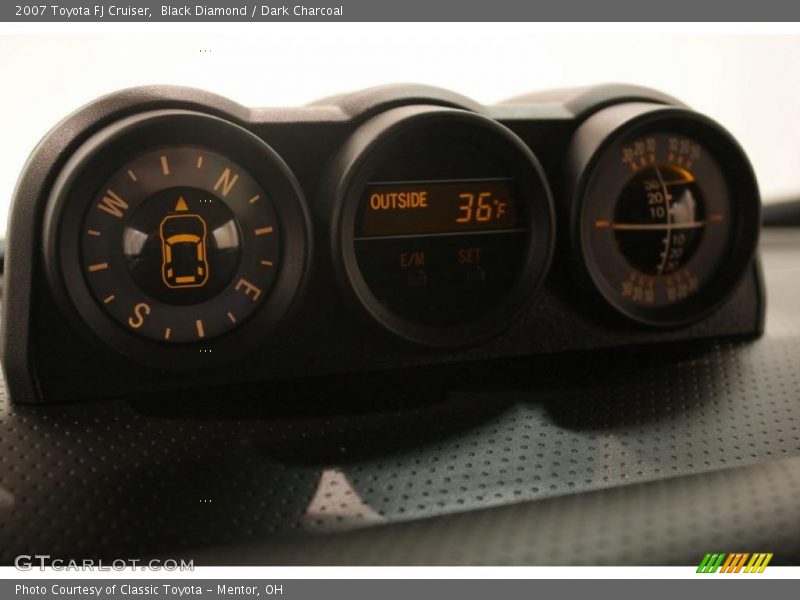 Black Diamond / Dark Charcoal 2007 Toyota FJ Cruiser