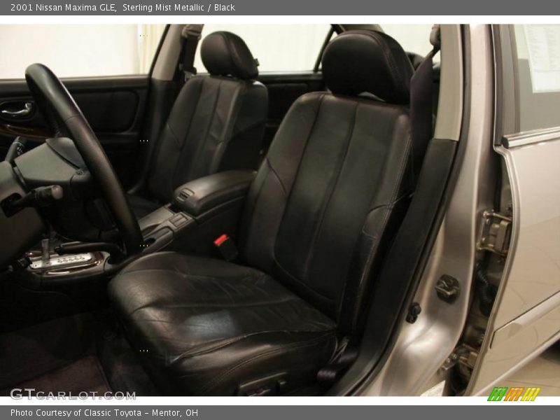 Sterling Mist Metallic / Black 2001 Nissan Maxima GLE