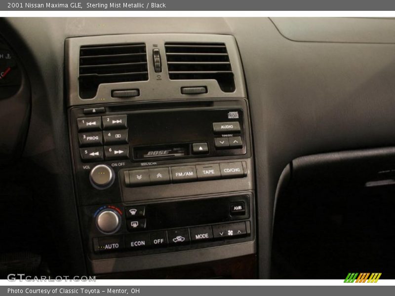 Sterling Mist Metallic / Black 2001 Nissan Maxima GLE
