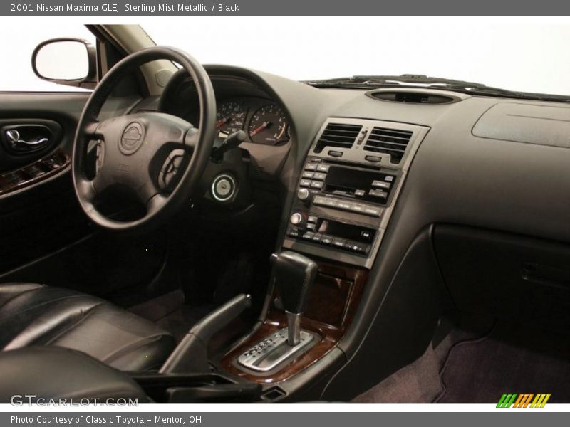 Sterling Mist Metallic / Black 2001 Nissan Maxima GLE