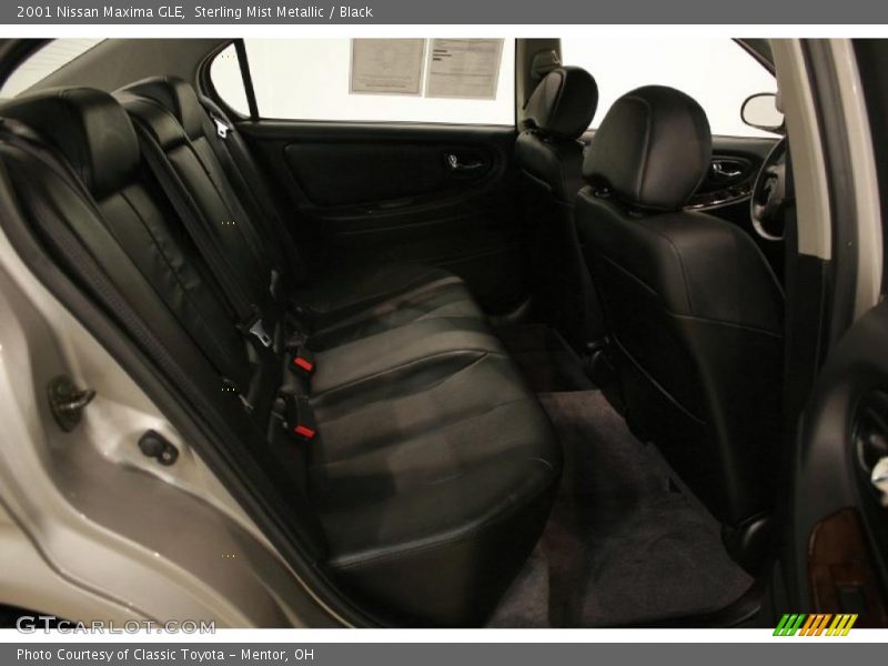 Sterling Mist Metallic / Black 2001 Nissan Maxima GLE