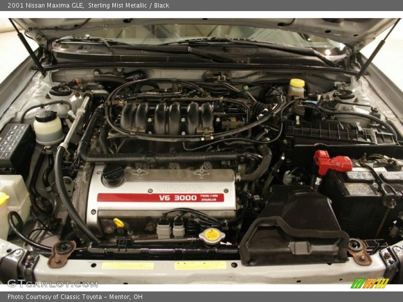 Sterling Mist Metallic / Black 2001 Nissan Maxima GLE