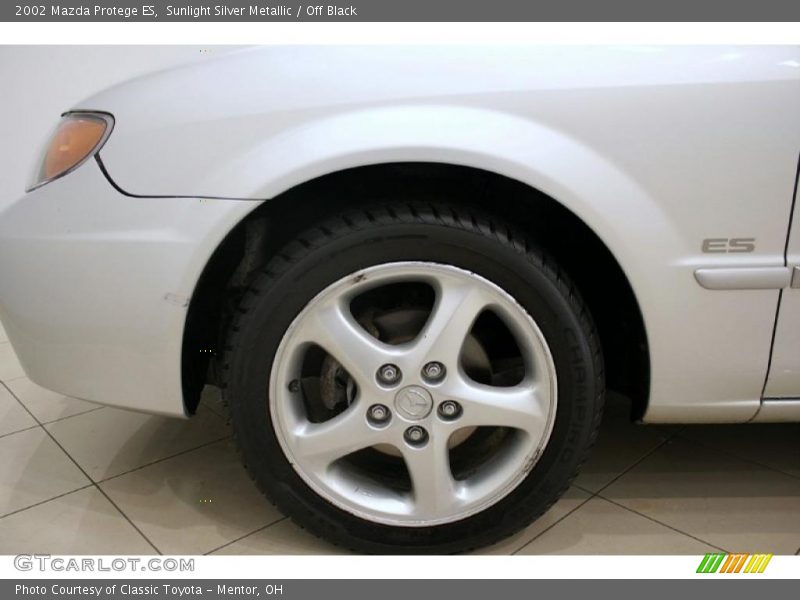 Sunlight Silver Metallic / Off Black 2002 Mazda Protege ES