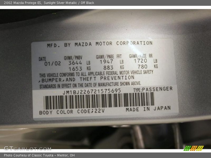 Sunlight Silver Metallic / Off Black 2002 Mazda Protege ES