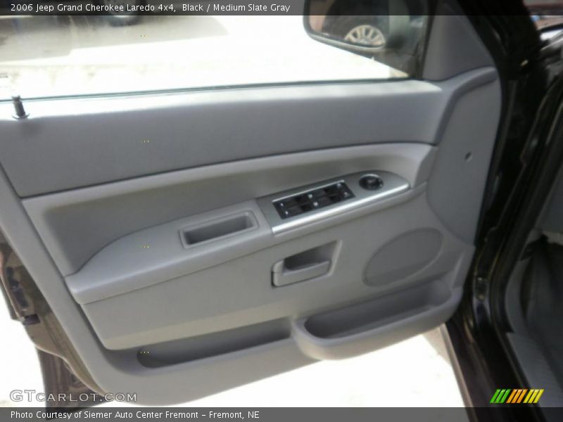 Black / Medium Slate Gray 2006 Jeep Grand Cherokee Laredo 4x4