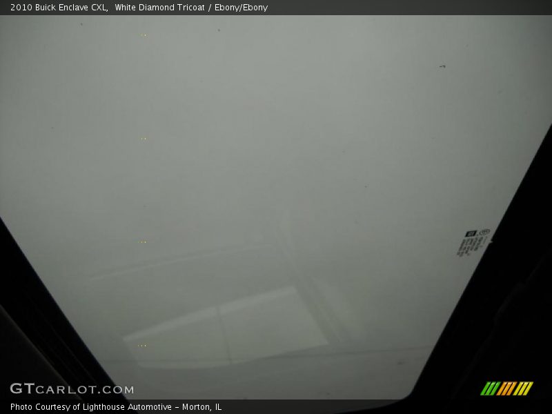 White Diamond Tricoat / Ebony/Ebony 2010 Buick Enclave CXL