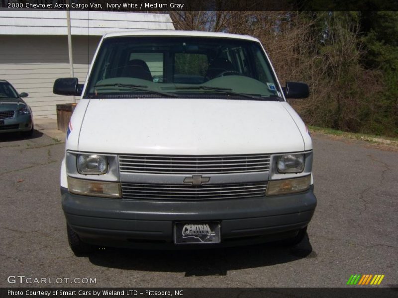 Ivory White / Medium Gray 2000 Chevrolet Astro Cargo Van