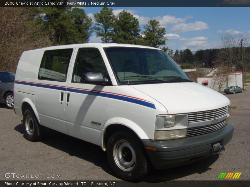 Ivory White / Medium Gray 2000 Chevrolet Astro Cargo Van
