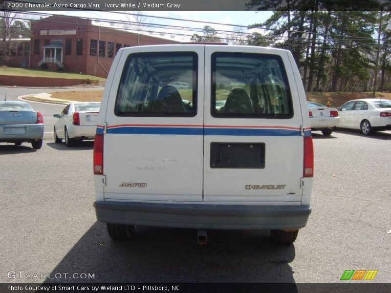 Ivory White / Medium Gray 2000 Chevrolet Astro Cargo Van