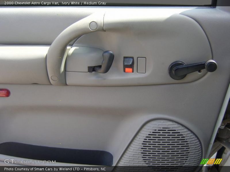 Ivory White / Medium Gray 2000 Chevrolet Astro Cargo Van