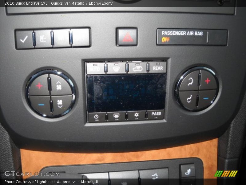 Quicksilver Metallic / Ebony/Ebony 2010 Buick Enclave CXL