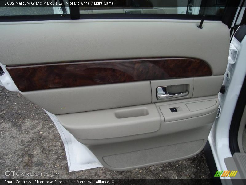 Vibrant White / Light Camel 2009 Mercury Grand Marquis LS