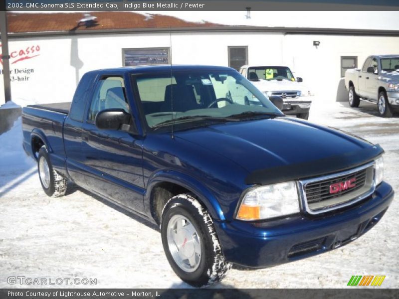 Front 3/4 View of 2002 Sonoma SLS Extended Cab