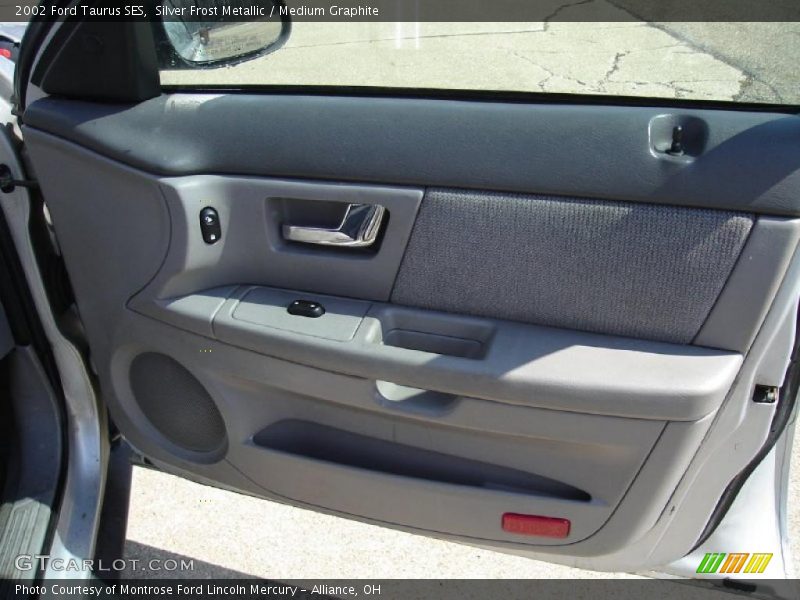 Silver Frost Metallic / Medium Graphite 2002 Ford Taurus SES