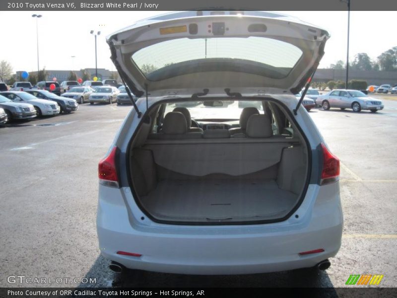Blizzard White Pearl / Ivory 2010 Toyota Venza V6
