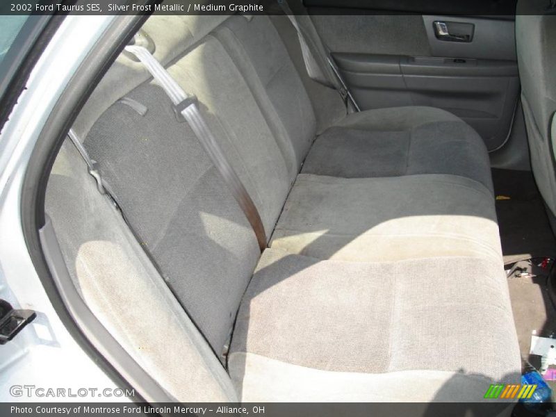 Silver Frost Metallic / Medium Graphite 2002 Ford Taurus SES