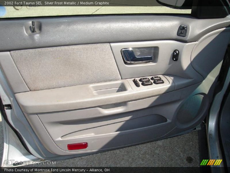 Silver Frost Metallic / Medium Graphite 2002 Ford Taurus SES
