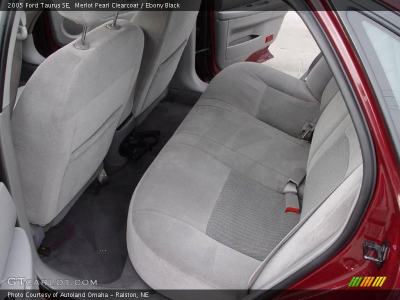 Merlot Pearl Clearcoat / Ebony Black 2005 Ford Taurus SE