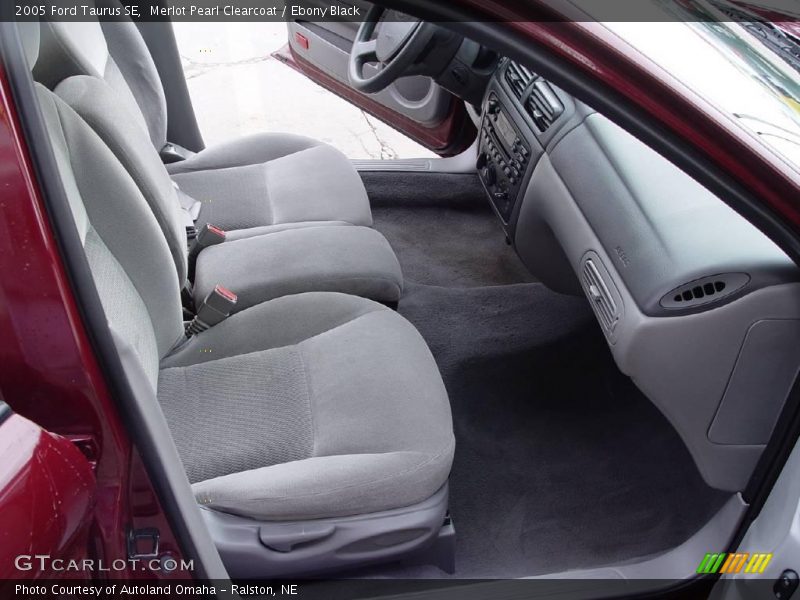 Merlot Pearl Clearcoat / Ebony Black 2005 Ford Taurus SE