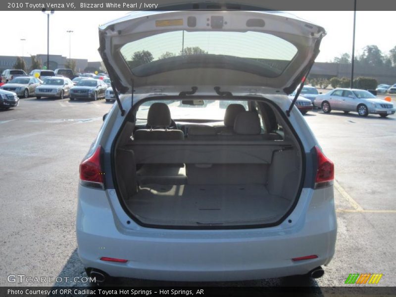 Blizzard White Pearl / Ivory 2010 Toyota Venza V6