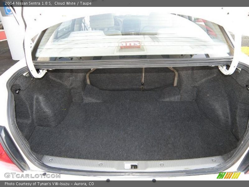 Cloud White / Taupe 2004 Nissan Sentra 1.8 S