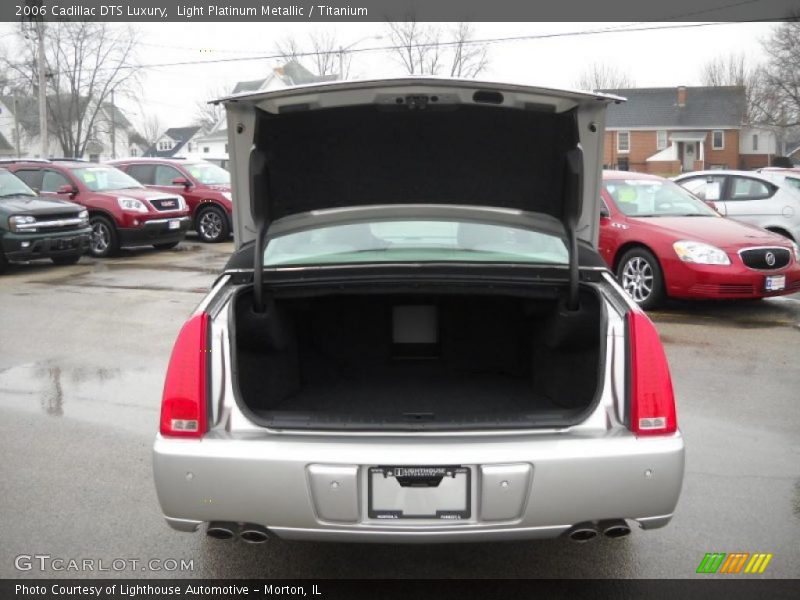 Light Platinum Metallic / Titanium 2006 Cadillac DTS Luxury