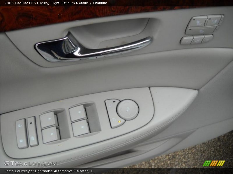 Light Platinum Metallic / Titanium 2006 Cadillac DTS Luxury