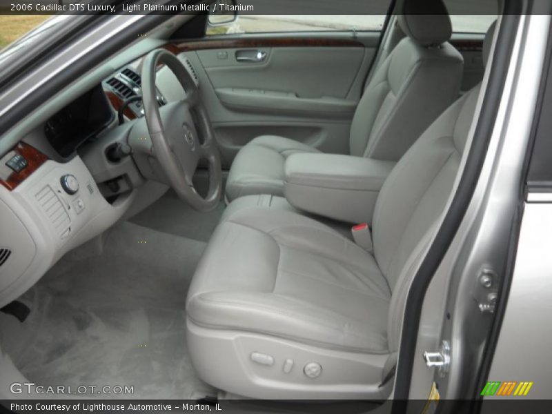 Light Platinum Metallic / Titanium 2006 Cadillac DTS Luxury