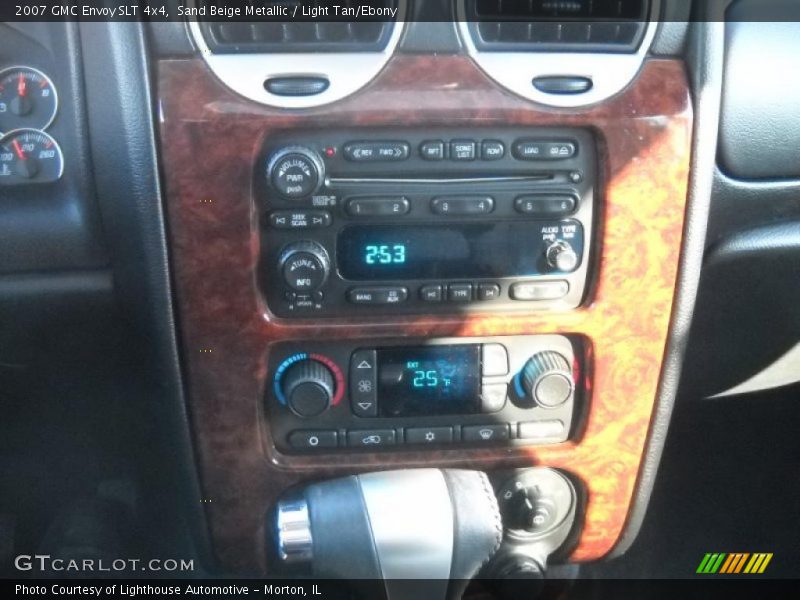 Sand Beige Metallic / Light Tan/Ebony 2007 GMC Envoy SLT 4x4