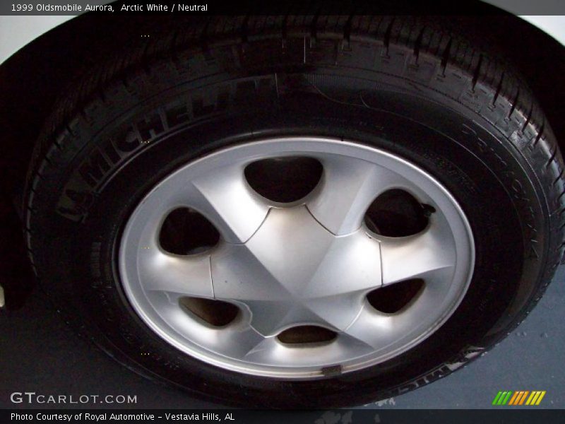 Arctic White / Neutral 1999 Oldsmobile Aurora