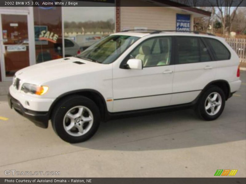 Alpine White / Beige 2002 BMW X5 3.0i