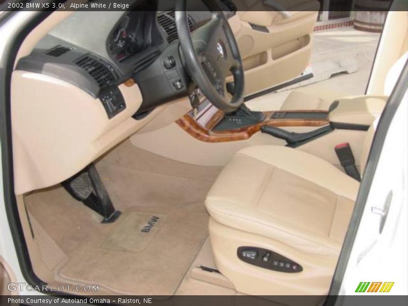 Alpine White / Beige 2002 BMW X5 3.0i