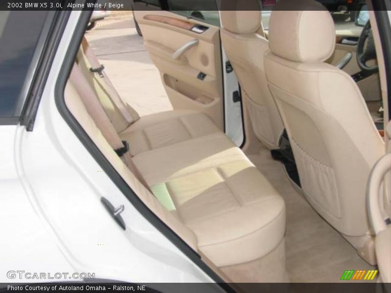 Alpine White / Beige 2002 BMW X5 3.0i