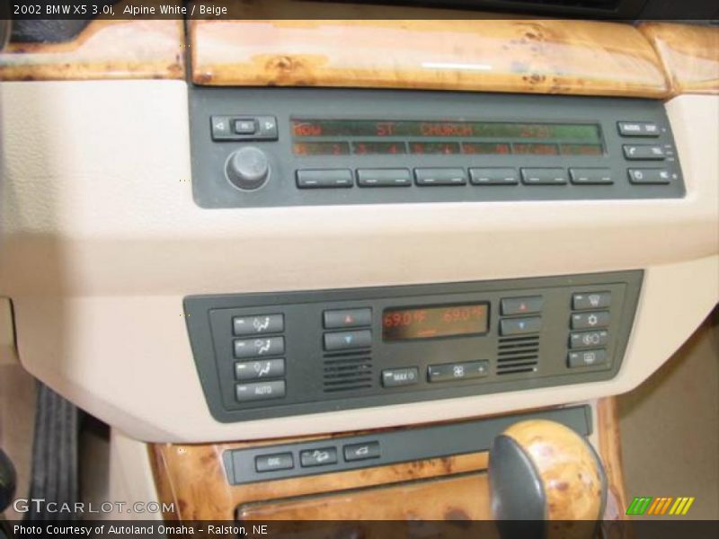 Alpine White / Beige 2002 BMW X5 3.0i