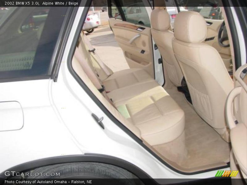 Alpine White / Beige 2002 BMW X5 3.0i