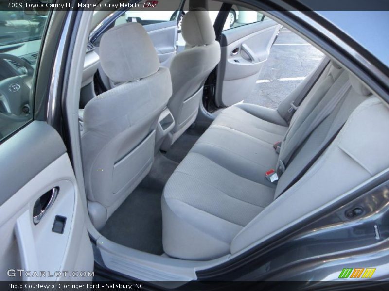 Magnetic Gray Metallic / Ash 2009 Toyota Camry LE