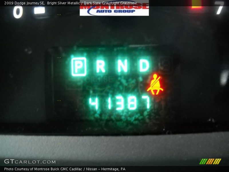 Bright Silver Metallic / Dark Slate Gray/Light Graystone 2009 Dodge Journey SE